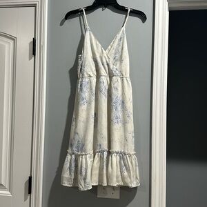 White casual flowy dress